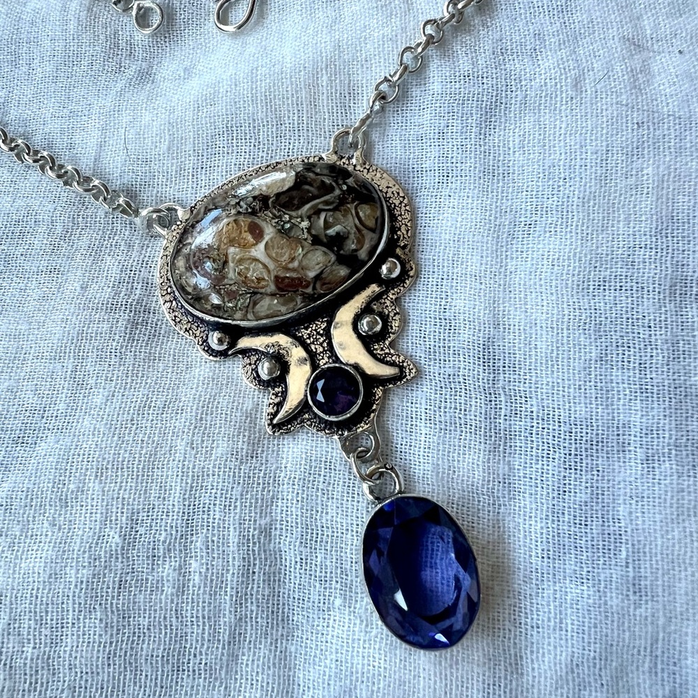 925 WOW WOW! Turitella Fossil Luna Moon Necklace - Picture 4 of 11